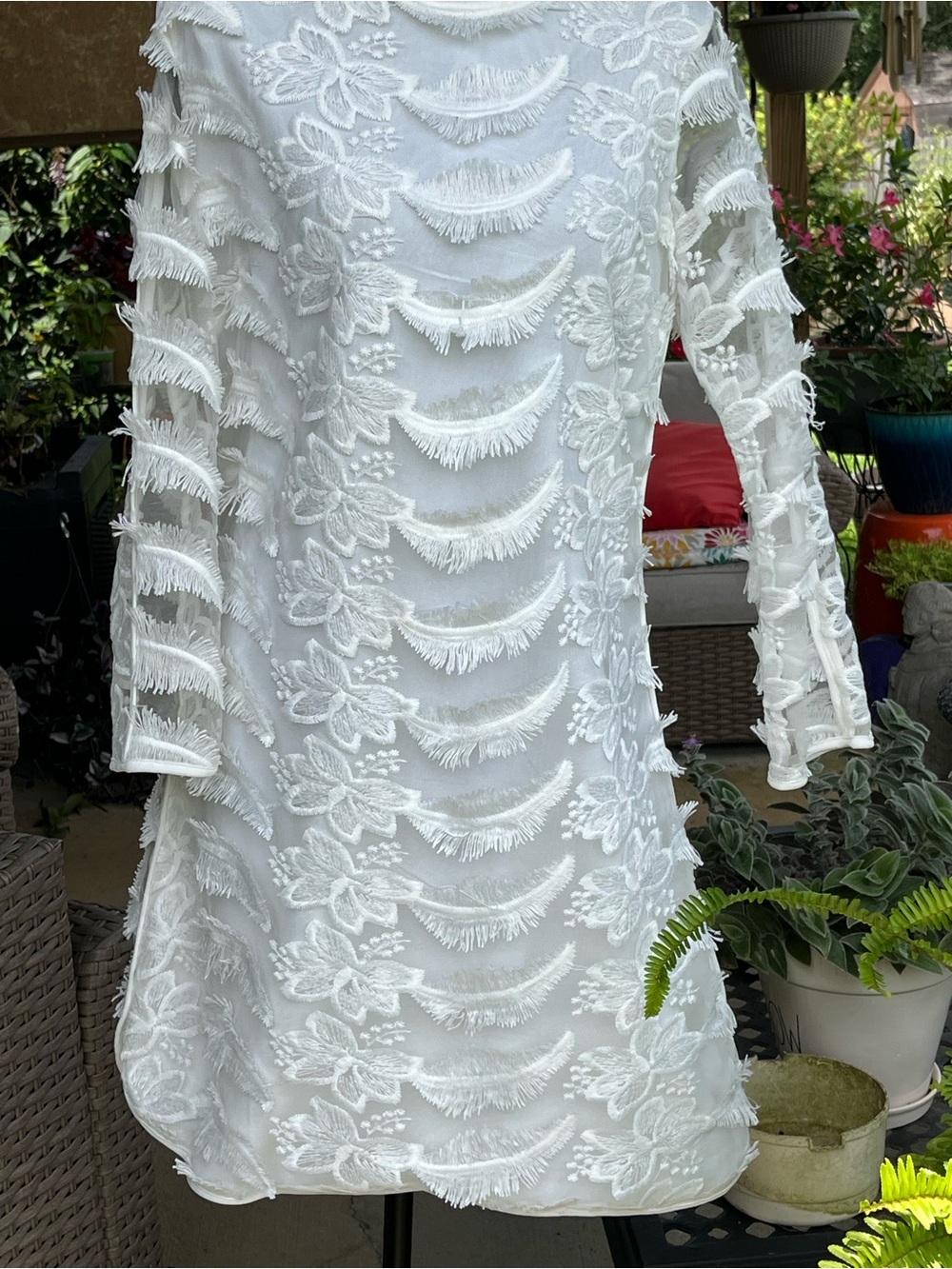 Piperlime Medium White Embroidered Fringe Long-Sleeve Dress